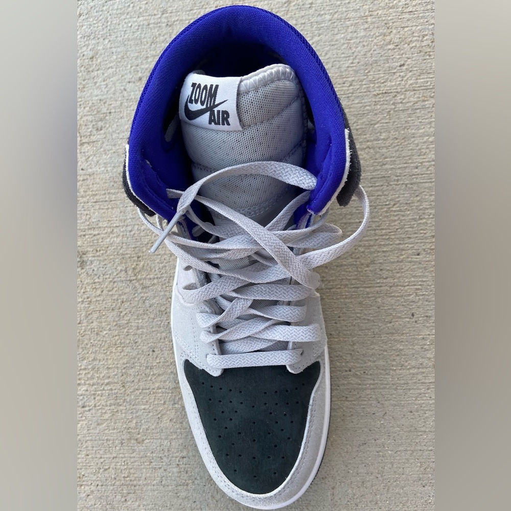 Nike Black and Blue Sneakers High-Top.
Like new. - Picture 2 of 8